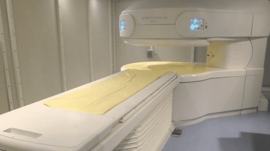 Permanent MRI Hitachi Aperto Eterna 0.4T | FlexRay Medical